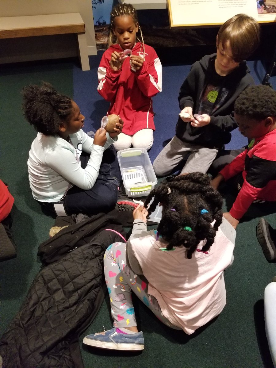 candacecates's tweet photo. Learning about People of the Past in 4th grade. #nhcschat @katebtayloe @DaleMiller11 #historyiscool #soaringeagle https://t.co/hCCZTIvozp