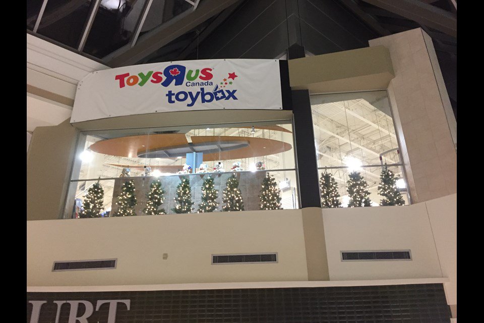 toysruscanada's tweet photo. Toys“R”Us Canada is shaking up the toy store experience with a new pilot toybox store in Guelph, Ontario. The full scoop here: https://t.co/UY3v0A30G2 #LetsPlayCanada https://t.co/red01TSCer