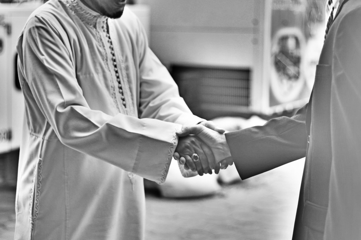 SalafDaily's tweet photo. Al-Qurtubī: The scholars have agreed that initiating the salām is a recommended Sunnah and that replying to the salām is an obligation. [Tafsīr al-Qurtubī 298]

#HadithDaily #Hadith #Muslim #Muslims #Muslimah #Islam #Allah #prophetmuhammad #ProphetMuhammed #IslamicReminder #SALAM https://t.co/9EOXfiSYbM