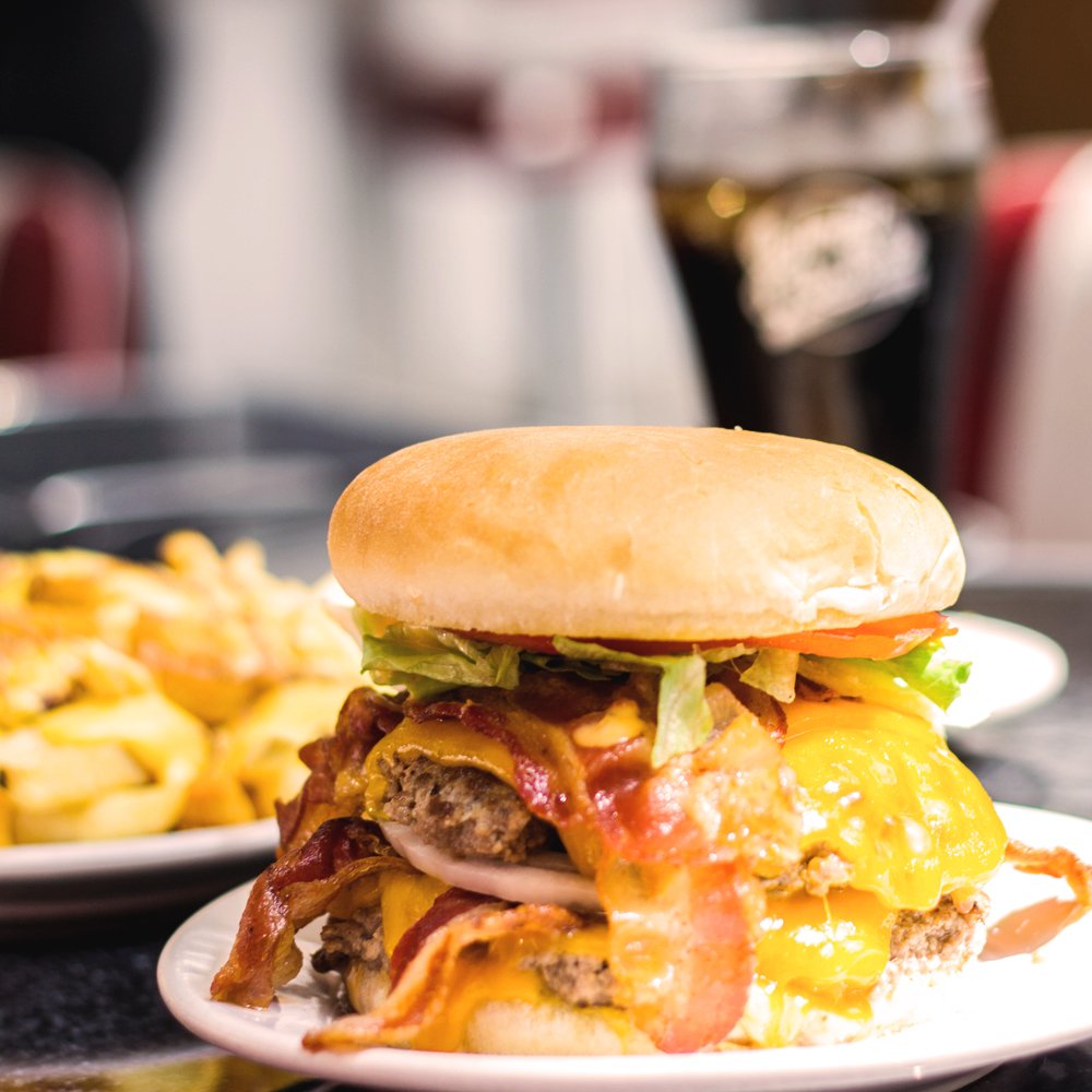 JohnnyRockets's tweet image. With my mind on my bacon and my bacon on my mind.