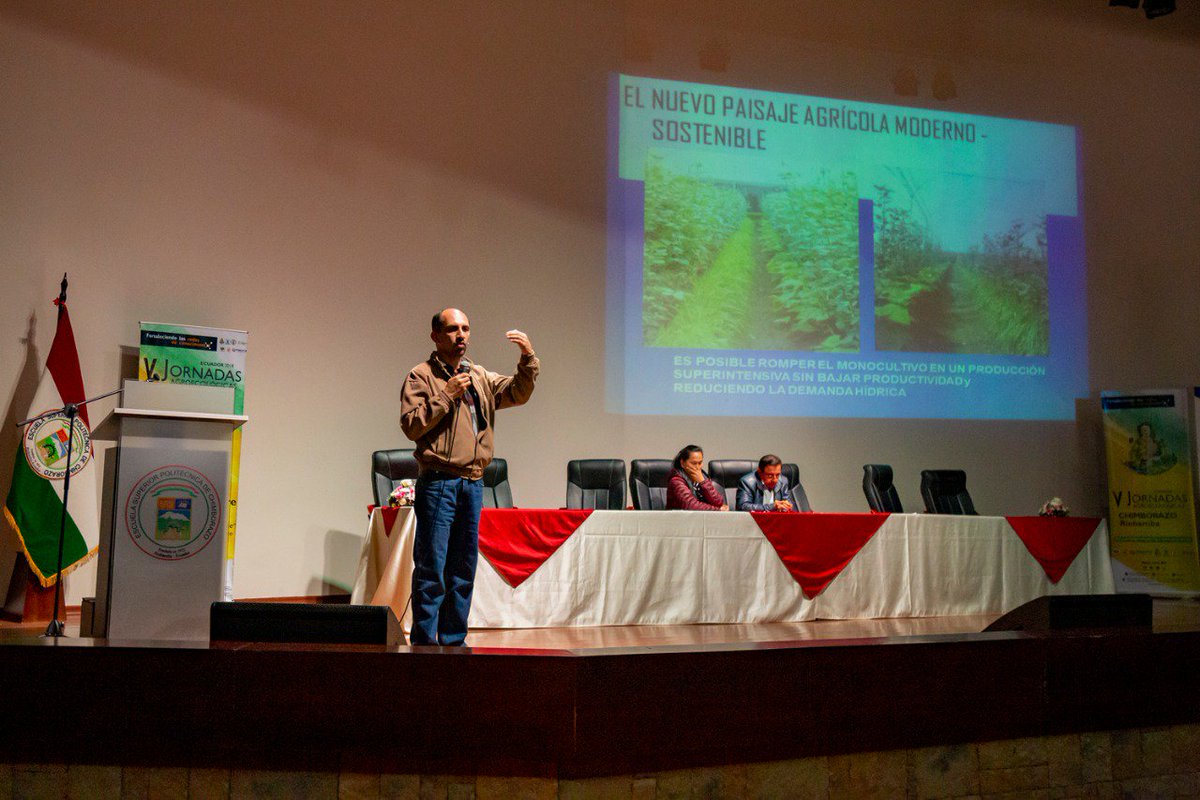FerchoCA1398's tweet photo. Lanzamiento de las Comunidades de aprendizaje y emprendimiento  agroecológico, en las V Jornadas Agroecológicas #ChimborazoSostenible en  @EspochRio con la presencia de la #WilmaSuárez Subsecretaria de Agricultura Familiar y Campesina  #JuntoAlProductor https://t.co/PUxU4TjpcO