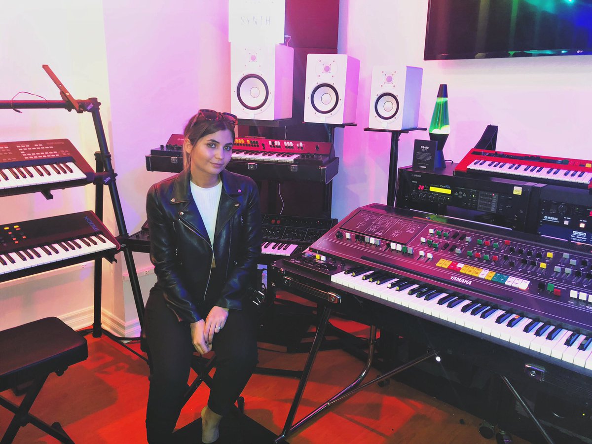 ToriLetzler's tweet image. Thanks so much @YamahaMusicUSA for having me by the Synth Space today! Not every day you get to play a CS-80 🎹
————
More to come with Yamaha soon - stay tuned!! #analoguesynth #synthesizer #womeninmusic #composer #yamaha