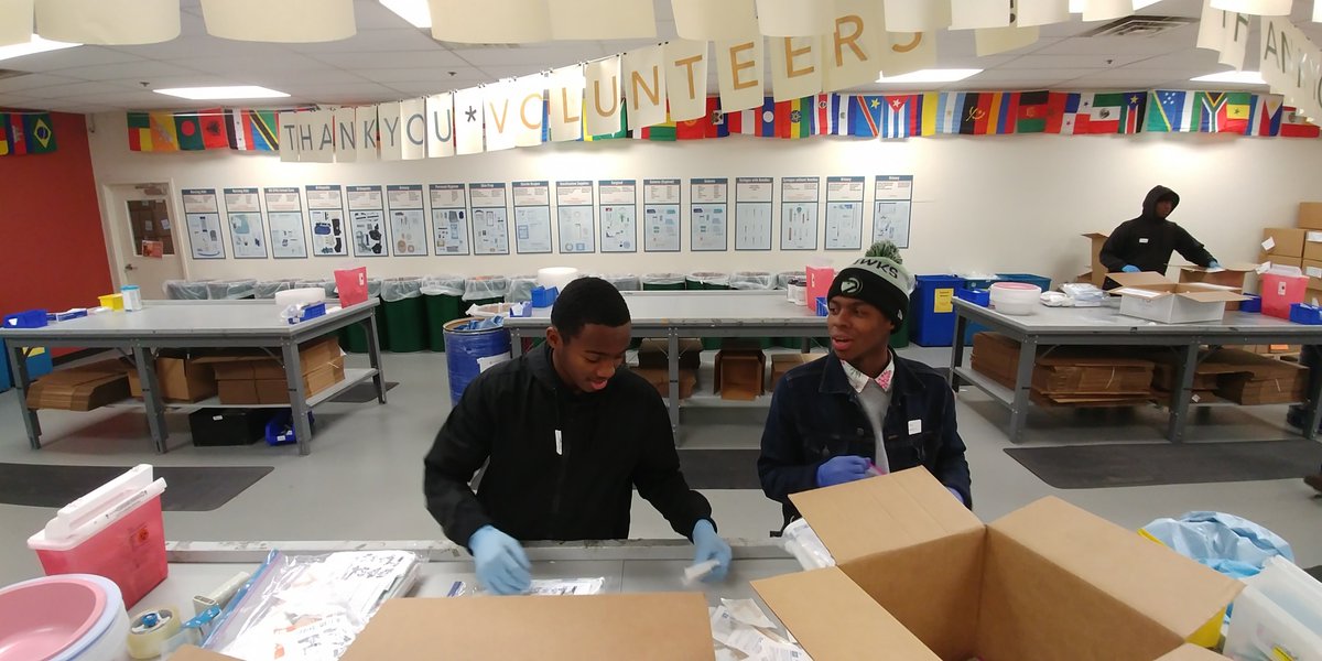 medshare's tweet photo. We welcomed some truly amazing volunteers from @nextgenatl last night! These young community leaders helped us to prepare 315 #CleanBirthingKits for mothers and newborns in need! #mentorshipmatters #MedShareCares https://t.co/anl17ItZO7