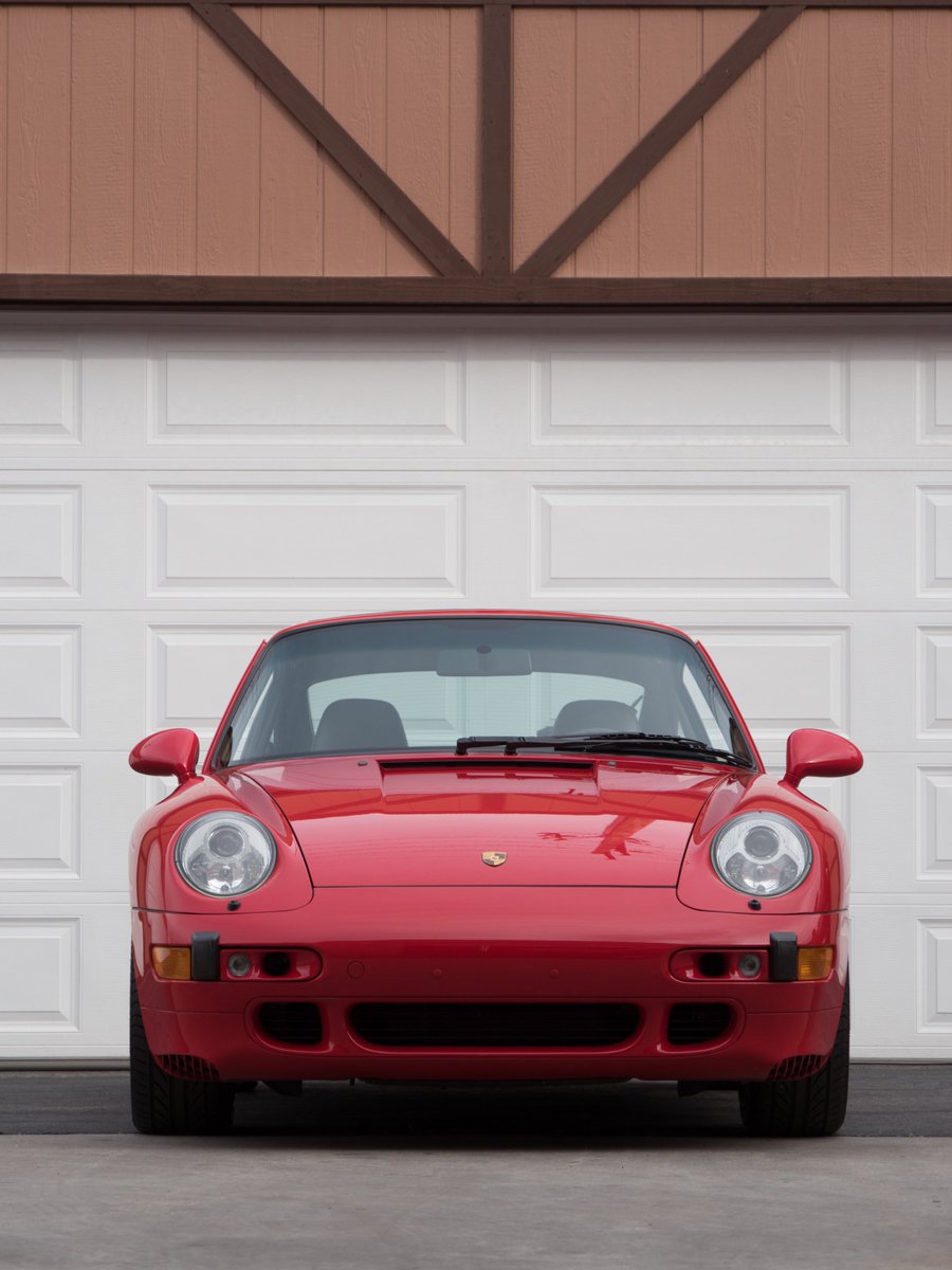 CPR_Classic's tweet photo. Seeing Red. 26,100 mile, 1996 Porsche 993 C4S looking as aggressive as ever in Guards Red over a Black leather interior! #onlyfromCPR #Porsche #CPRclassic https://t.co/oB0CwkDL36