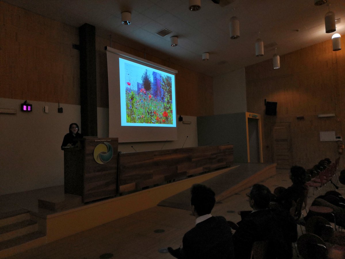 EnvironmentPark's tweet photo. Cala la notte ma non l'entusiasmo a #inBetween tra #arte e #scienza per la #sostenibilità in #Envipark con @InfoGreenTo @AsjamenoCO2 @collettivoIf https://t.co/VuDaPLabxH