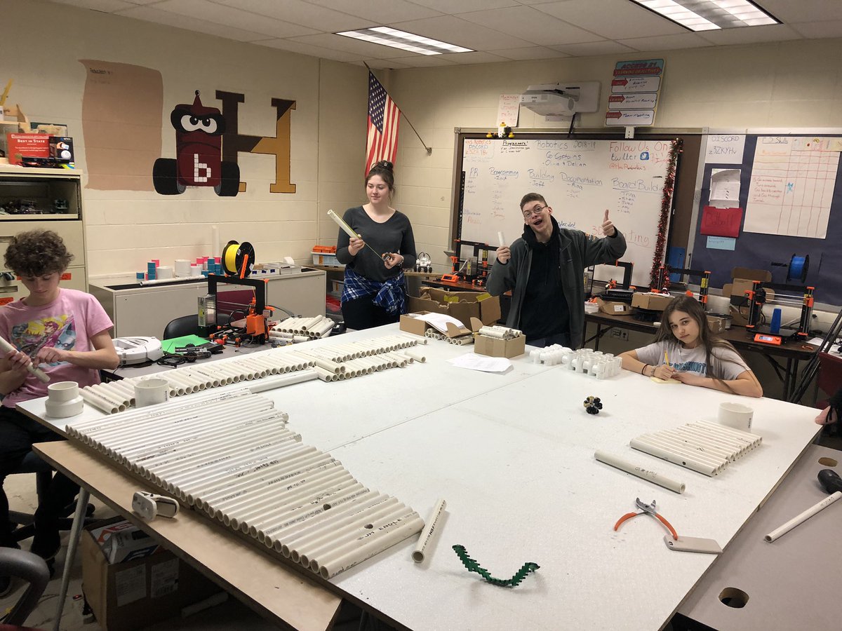 HavRobotics's tweet photo. Getting busy with board building! 📏 @botballrobotics #haverhillrobotics #robotics #botball2019 https://t.co/gTuCYjtoSc