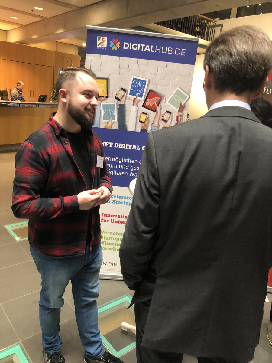 digitalhub_de's tweet photo. Schön war es beim 10. Bonner Netzwerkabend im @hdg_museen! Wir haben mit unseren Startups @furryfit @trackle_de und @spotilike ausgestellt. Danke für den tollen Abend! @IHK_Bonn #Bonn https://t.co/kqyaTbyp57