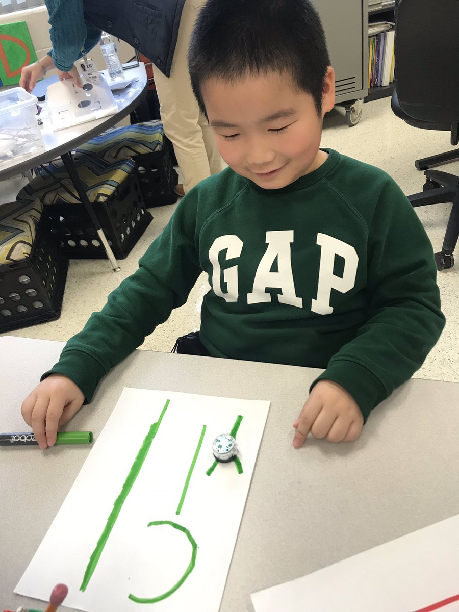 MonicaKCrim's tweet photo. Fun in First Grade coding ozobots and visit with https://t.co/GcBq5l6SFh! @Msbrandynew @HcsInnovate #HCSStrongerTogether  #coding #hourofcode2018 https://t.co/zRGHGIgWNK