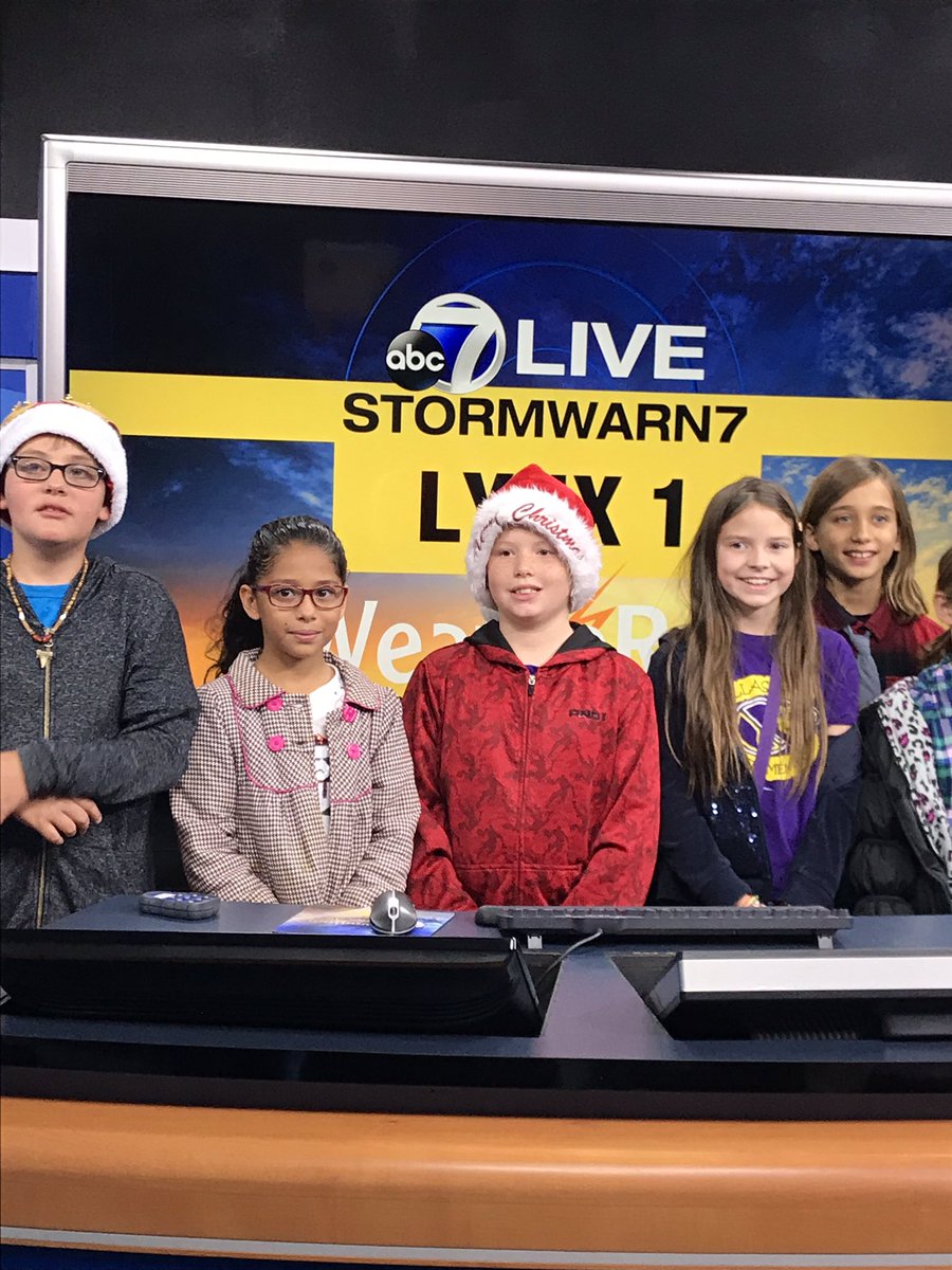 Had a great time touring NBC2/ABC7 today with the Villas News Crew. Thanks PTA for lunch.@NBC2 <a href="/VillasElem/">Villas Elementary</a> <a href="/PtaVillas/">Villas Elementary PTA</a>