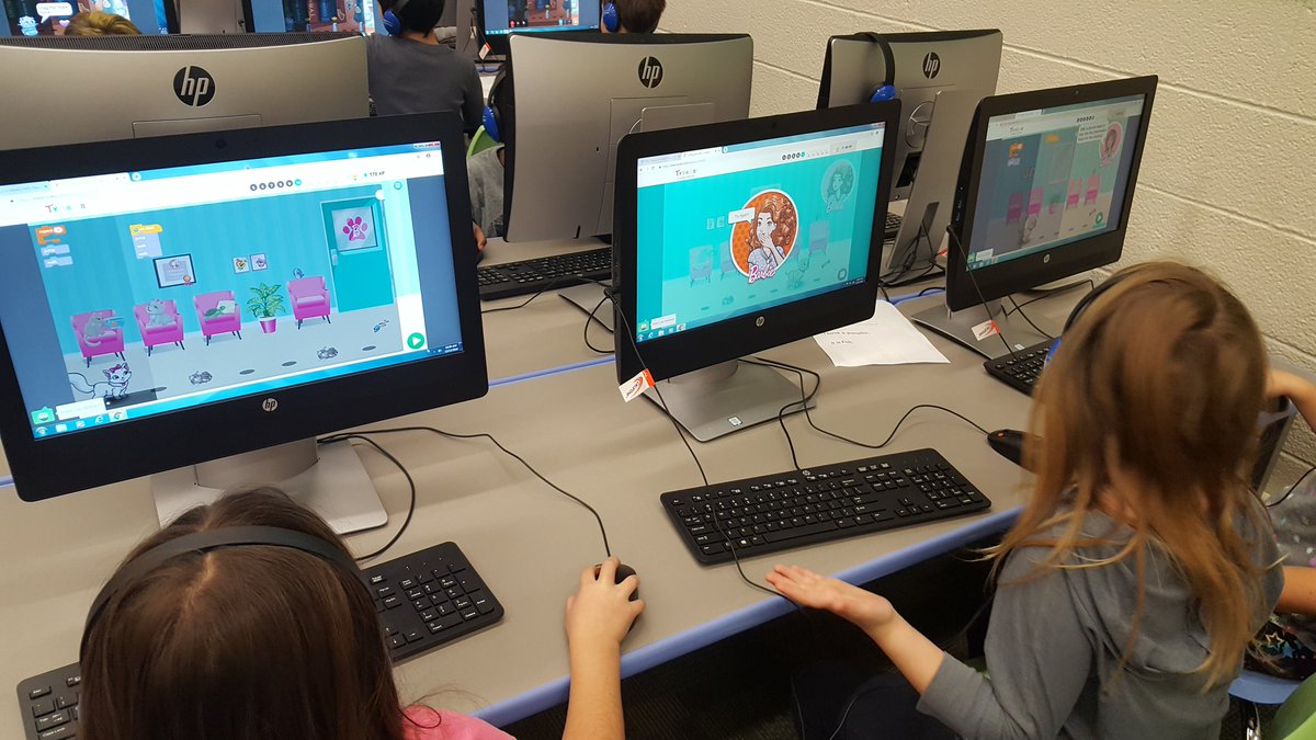 CELlibrary's tweet image. Still coding #monthofcode @gotynker #tryingtowinadrone