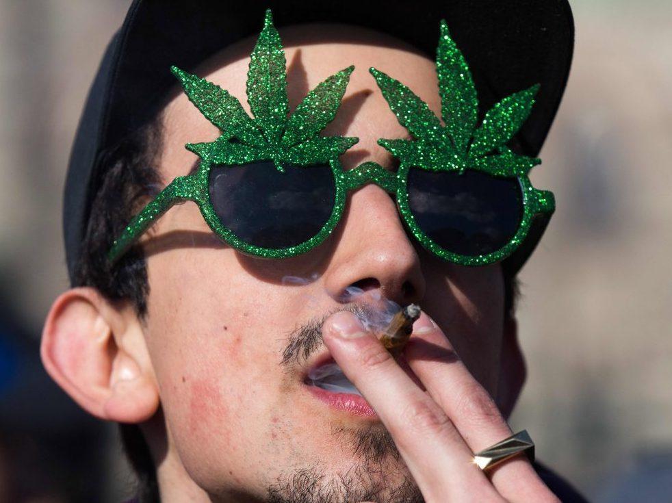 TheTorontoSun's tweet photo. Mississauga and Markham take a pass on legal pot shops https://t.co/EyeALo85vY https://t.co/xoFuuA3r3q
