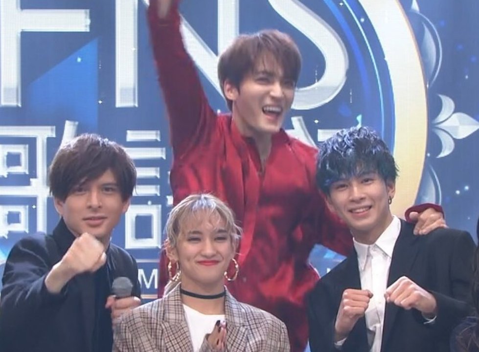 kame0425's tweet image. この姿ヤバい。涙出てきた。ジェジュン、よかったね😭てっぺんとれますように💜
#ジェジュン #FNS歌謡祭第2夜 #FNSクリスマスメドレー #尾崎豊の名曲カバー #LAVENDER