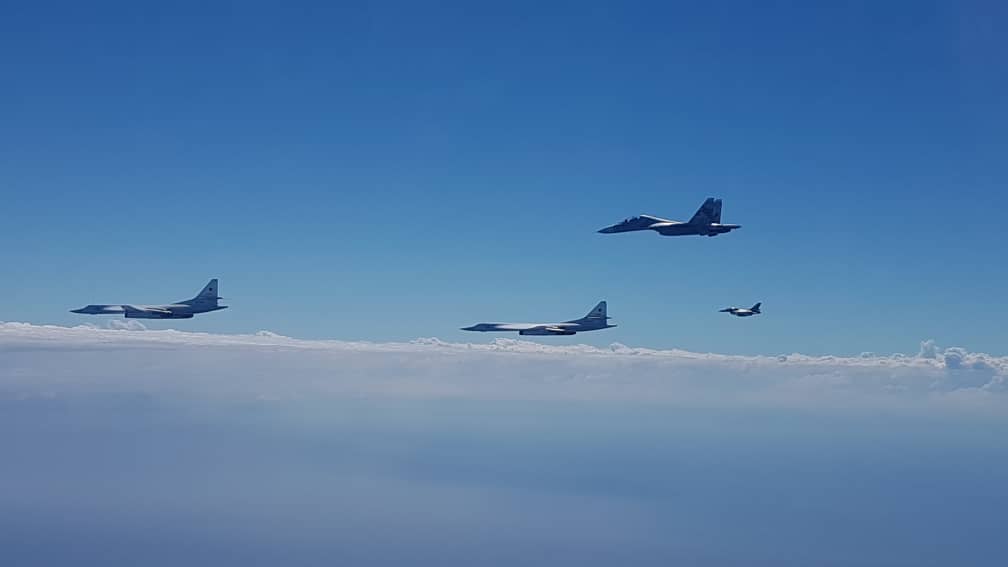 Ракетоносцы Ту-160 ВКС России провели патрулирование воздушного пространства Венесуэлы Ракетоносцы Ту-160 ВКС России провели патрулирование воздушного пространства Венесуэлы Ту160, пространства, воздушного, about, патрулирование, Венесуэлы, thisTwitter, talking, Карибского, TU160, privacy, Боливарианской, people, России, декабря, самолет, тяжелый, Атлантического, акваториями, пространстве