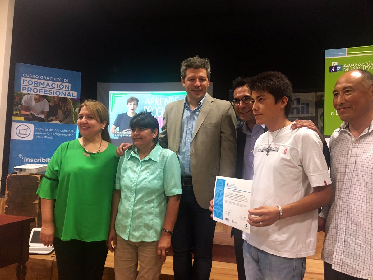 manzi1379's tweet photo. #programa111mil 👏👏 entregamos certificados a los chicos que cursaron para ser programadores, en el ITM Municipal !!! Un gran programa del @PRODUCCION_ARG 👏👏@ManziRubenOk @lucascastrov @cosimanos @ClaudiaMUNDO7 @EnriqueCesarini @sec_trabajo https://t.co/5mHyGC1wyp