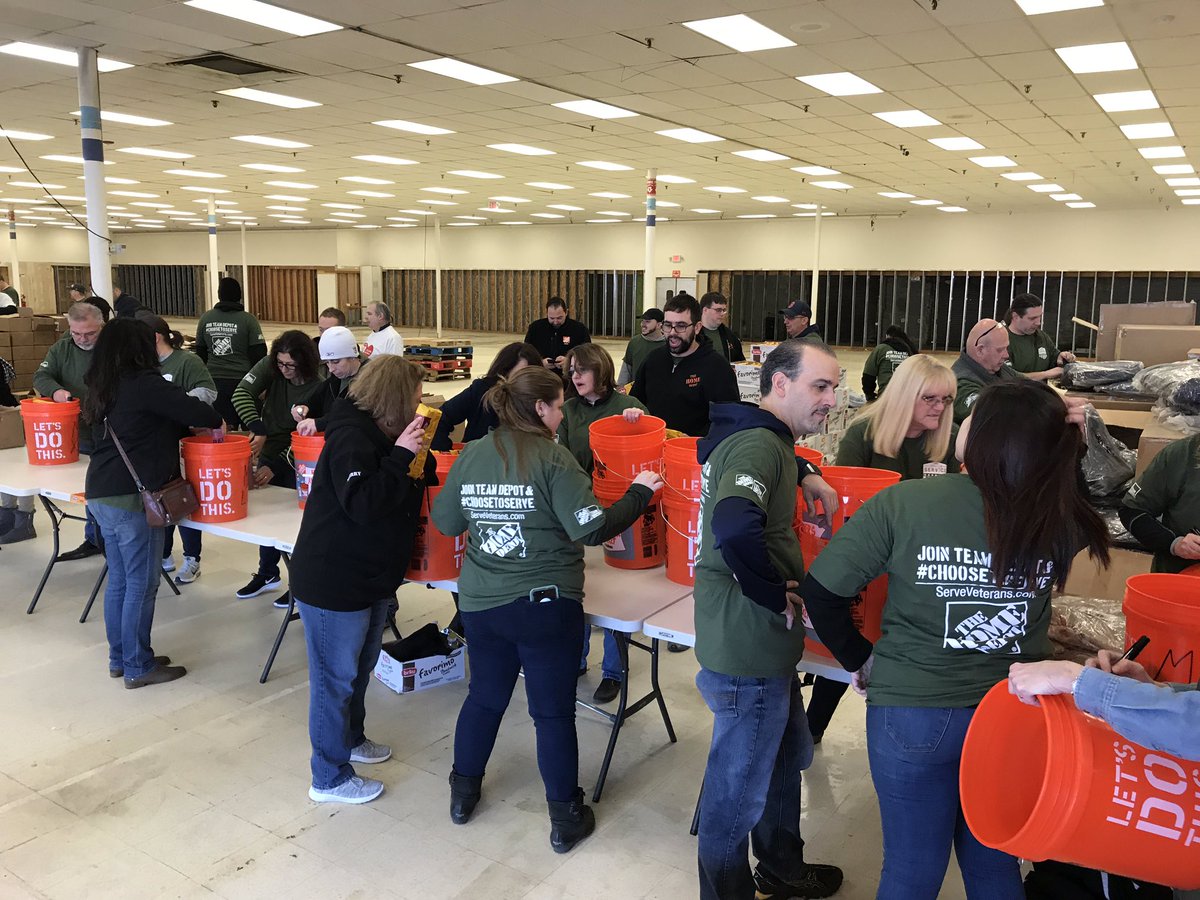 Today D189 along with Ocean State Job Lot filled 1000 homer Buckets today with coats, hats, scarfs, snacks etc to be delivered to all veteran centers across Massachusetts.  <a href="/corelli189/">Lori Corelli</a> <a href="/JasonArigoni/">Jason Arigoni</a> <a href="/Williams2Bryan/">Bryan Williams</a> <a href="/ctk012/">Conor Kennedy</a>