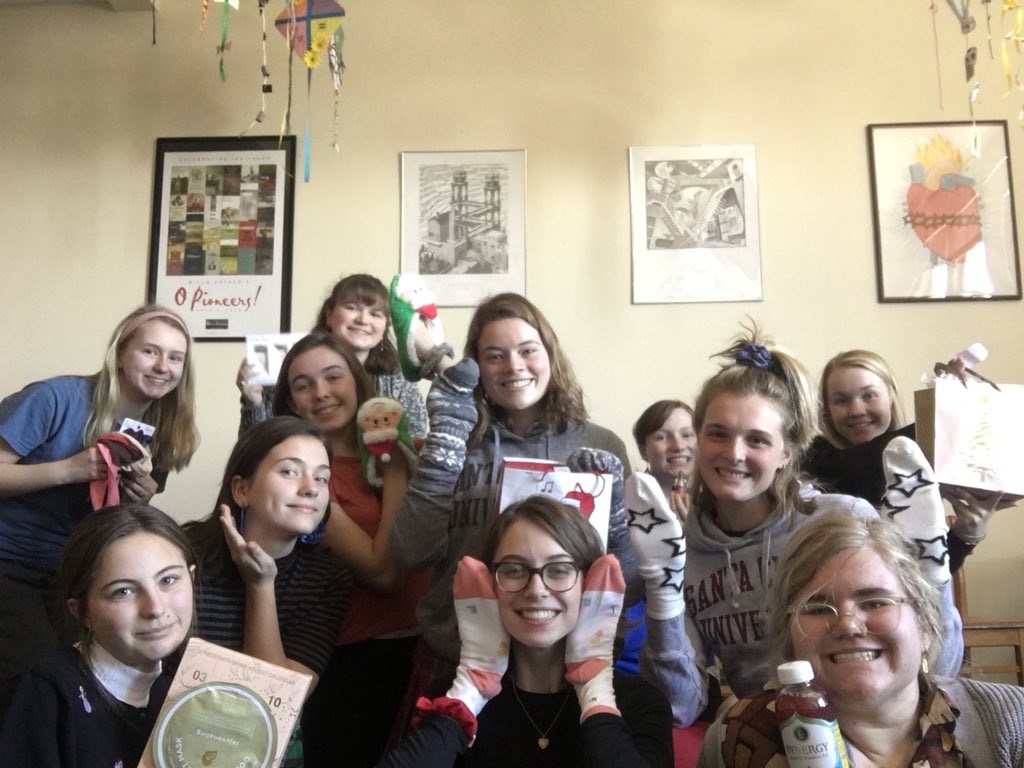 DA_Birdpost's tweet image. Happy holidays from the journalism staff!🎄🌟🤶 Be on the lookout for the December newspaper and broadcast coming soon!!