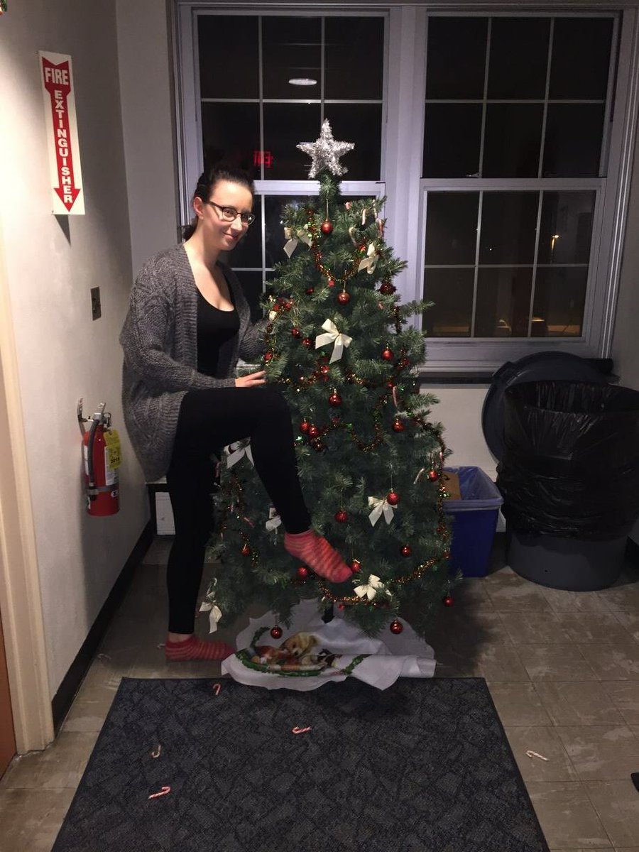 RandomActsFRED's tweet image. We are ~TWO DAYS AWAY~ from the big night! Start collecting your money now because you could win an apathetic lap dance from this lovely lady right here