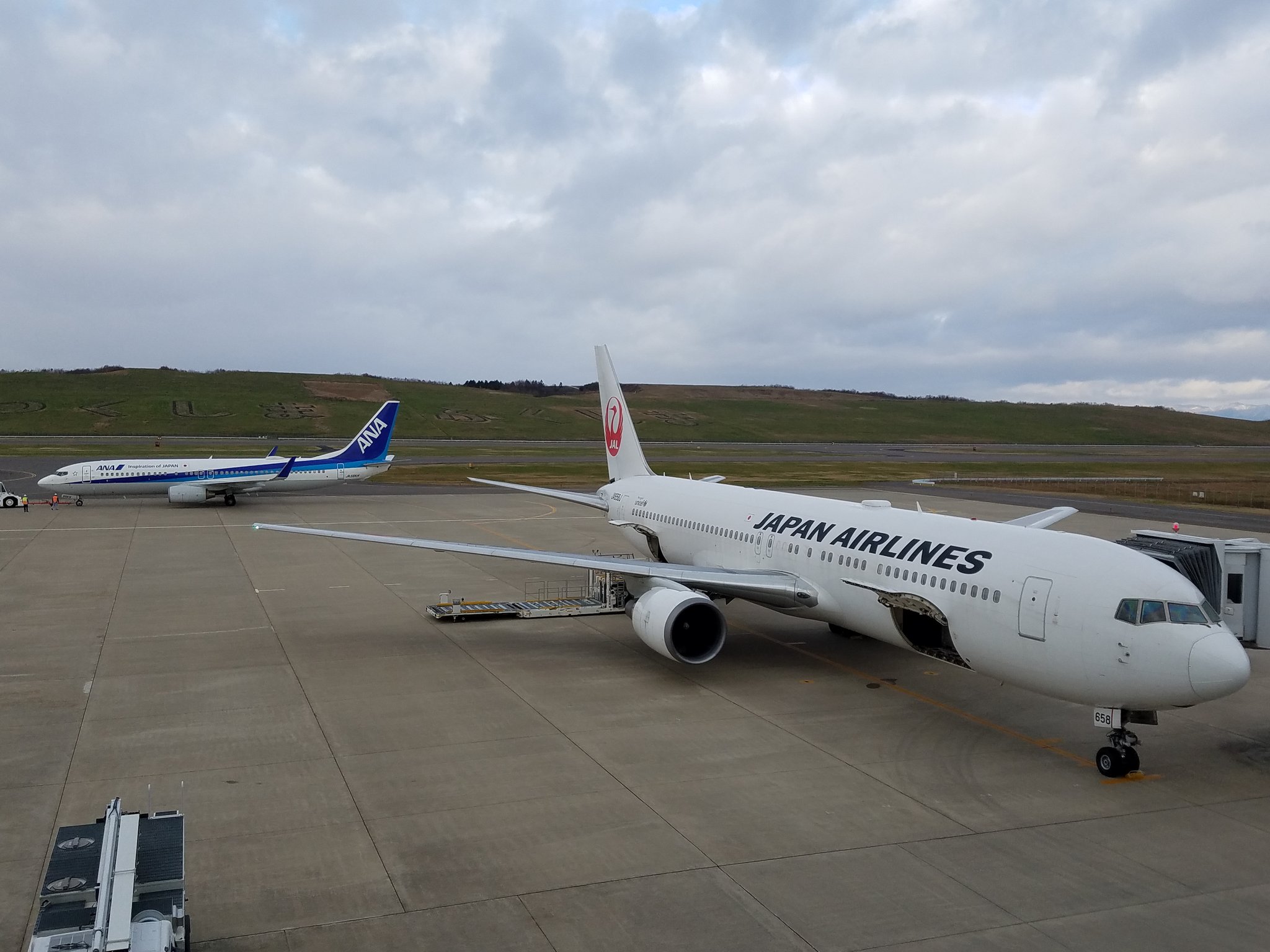 福島空港 福島エアポートサービス 福島空港なう Ana大阪便とjal沖縄チャーター便 行ってらっしゃいませ 福島空港 Ana Jal 福島空港 福島エアポートサービス 福島空港なう Ana大阪便とjal沖縄チャーター便 行ってらっしゃいませ 福島空港 Ana Jal