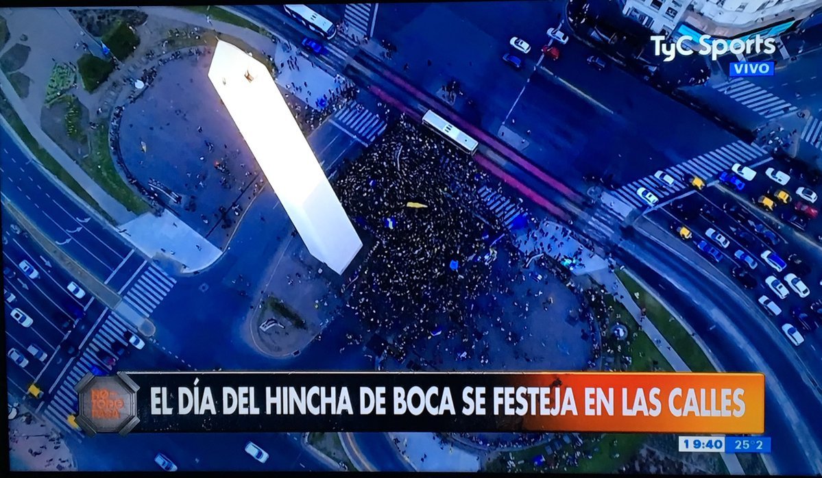 lagordaniembro's tweet photo. No tuvieron que cortar ni un carril de la 9 de Julio por los festejos del 12/12. El país ordenado que quería el Presidente Mauricio. https://t.co/00ftXf8r9i