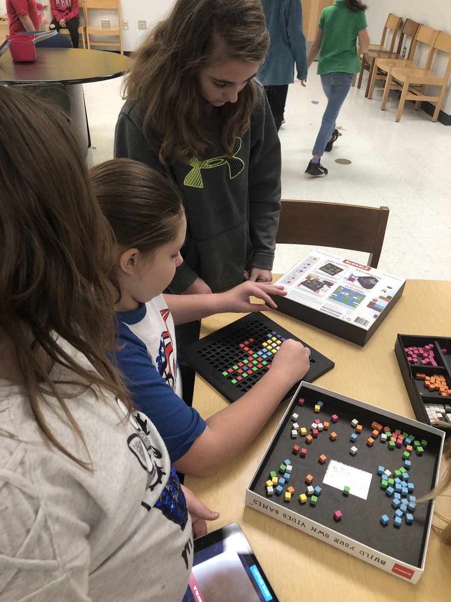 AbbyBrowningS's tweet photo. These students were very creative with their critical thinking skills this morning during coding with the fabulous @chenault_jamie !! Thanks for the opportunity! #HuskyProud https://t.co/GD1aJl3H8o