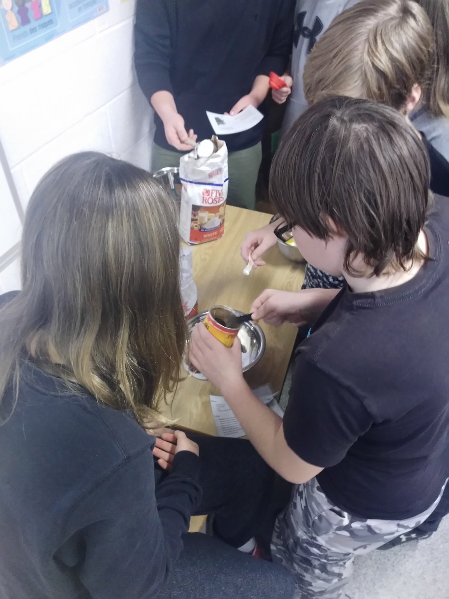 Mme McMillan tweet media