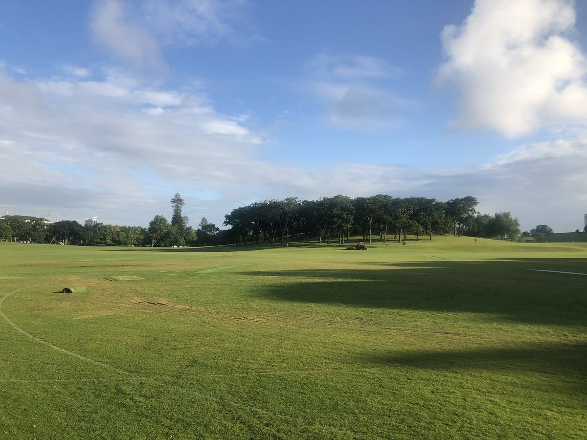 LauraAnneDicker's tweet image. Nice early morning laps around the Domain 🏃🏻‍♀️#thresholdrun #triathlon