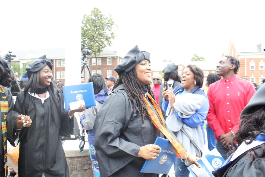 Ambitious_Livin's tweet photo. Donate https://t.co/hdHEO3WleX 
#hbcumatter #50days5million #BennettBelles #BennettStrong #bennett17 https://t.co/fiGhbf6hvA