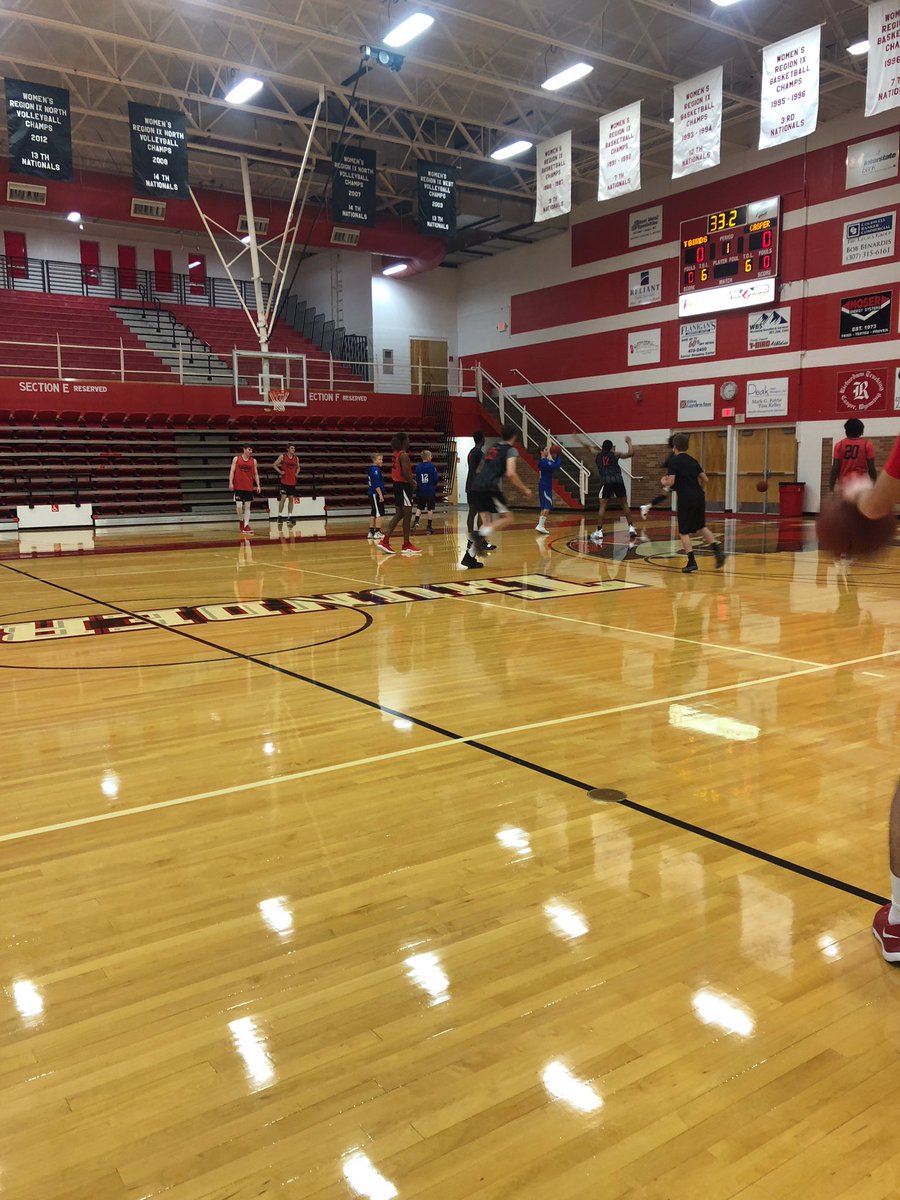 CasperMBB's tweet photo. We were fortunate enough today to have the Wyoming Wolves traveling team stop by practice and watch us. Got to work with them a little bit on the floor as well. It was a pleasure for us to have you guys! #CCMB #GoBirds https://t.co/BKbLnnLdyO