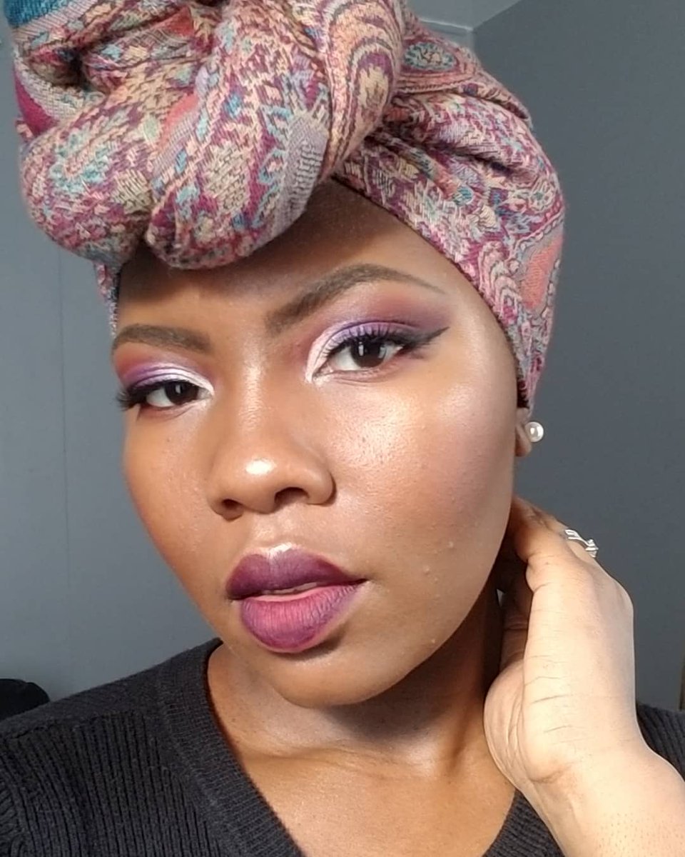 ChamoneMonet's tweet photo. "I've never seen elegance go out of style" -Sonya Teclai
@thecrayoncase products were used for this look
#lashes
#boxofcrayonspalette
#watchmeblushpalette
#contourisitionnotebook
#raven #mattelipstick 
#rosieglowrez &amp; #honorroll #highlighter https://t.co/QYNgRKRWgp