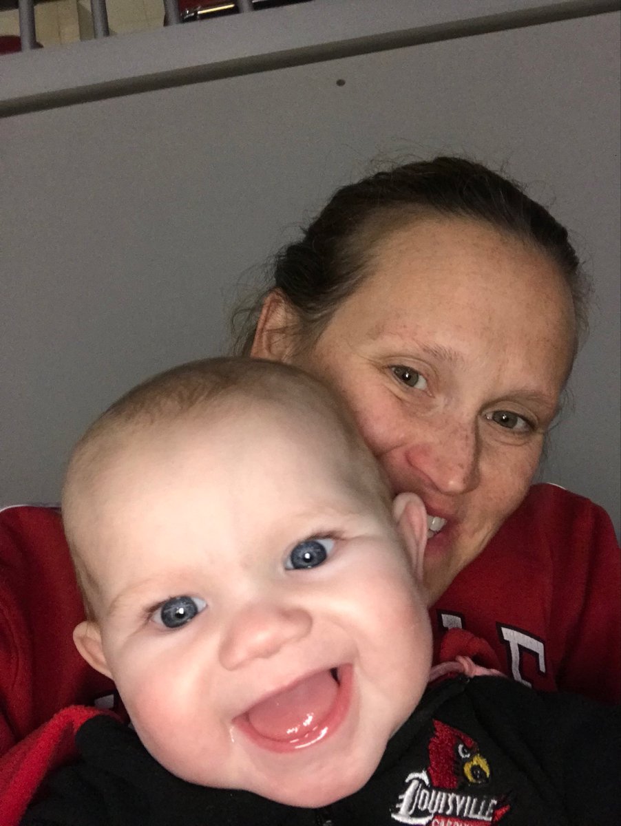 ⁦<a href="/LouisvilleMBB/">Louisville Men's Basketball</a>⁩ Raise them right! Ready for a win! #GoCards  #L1C4