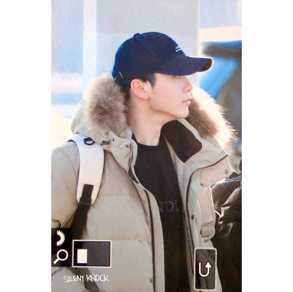 soft9yu's tweet photo. WE👏🏻IS👏🏻ABOUT👏🏻TO👏🏻SHNATCH👏🏻WIGS👏🏻ALL👏🏻OVA👏🏻DA👏🏻WORLD👏🏻 ladies and gentlemen we have blue on boo and boo on blue 😭😭😭 #carats #mamahongkong2018 #SEVENTEEN #세븐틴 #세븐틴캐럿 #캐럿 #seventeencarats #saythename17 #booseungkwan #seungkwan #uriboo #seungkwaninblue https://t.co/XtRTti87FK