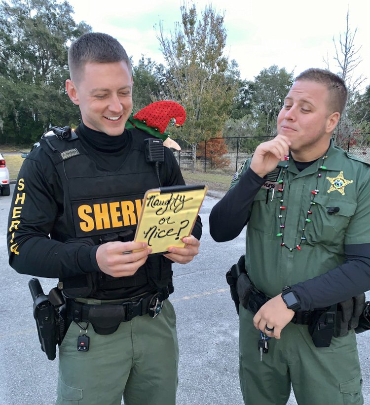 Giveaway time!

We don’t want you to end up on the naughty list, RT this for a chance to win t-shirt &amp; trading cards from us! If it gets to 1000 by the end of #LivePD, we’ll pick 4 winners! 

You got this, #LivePDNation! 😎👍

Must RT, follow, &amp; have location on profile!
