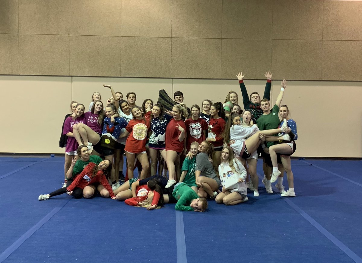 PointerCheer's tweet image. Down to ONE practice left before we leave for STATE! It’s time to give it everything we’ve got and be the best we can be on Saturday. #OYFRH #VBHSCheer 🐶💚