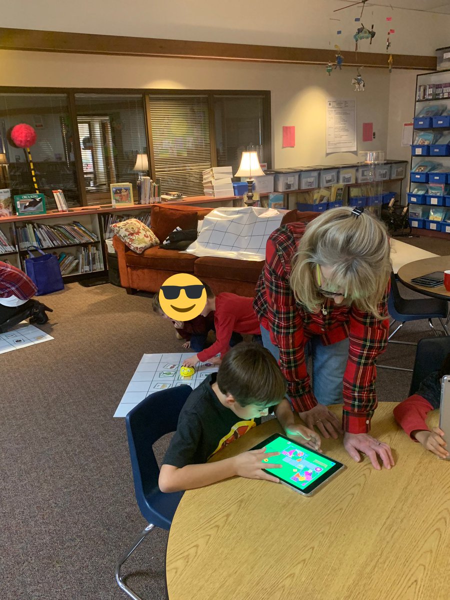 It’s a Bee-Bot kind of day w/<a href="/HendersonHounds/">Joe Henderson Elementary</a> Tk, K &amp; 1st Ss. #beebot #k2cantoo <a href="/Libraryfun2/">ChristiTaylor</a>