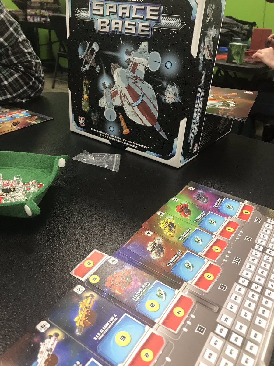 BoardGameGumbo's tweet image. Gumbo Game Night! #spacebase from @alderac is up first