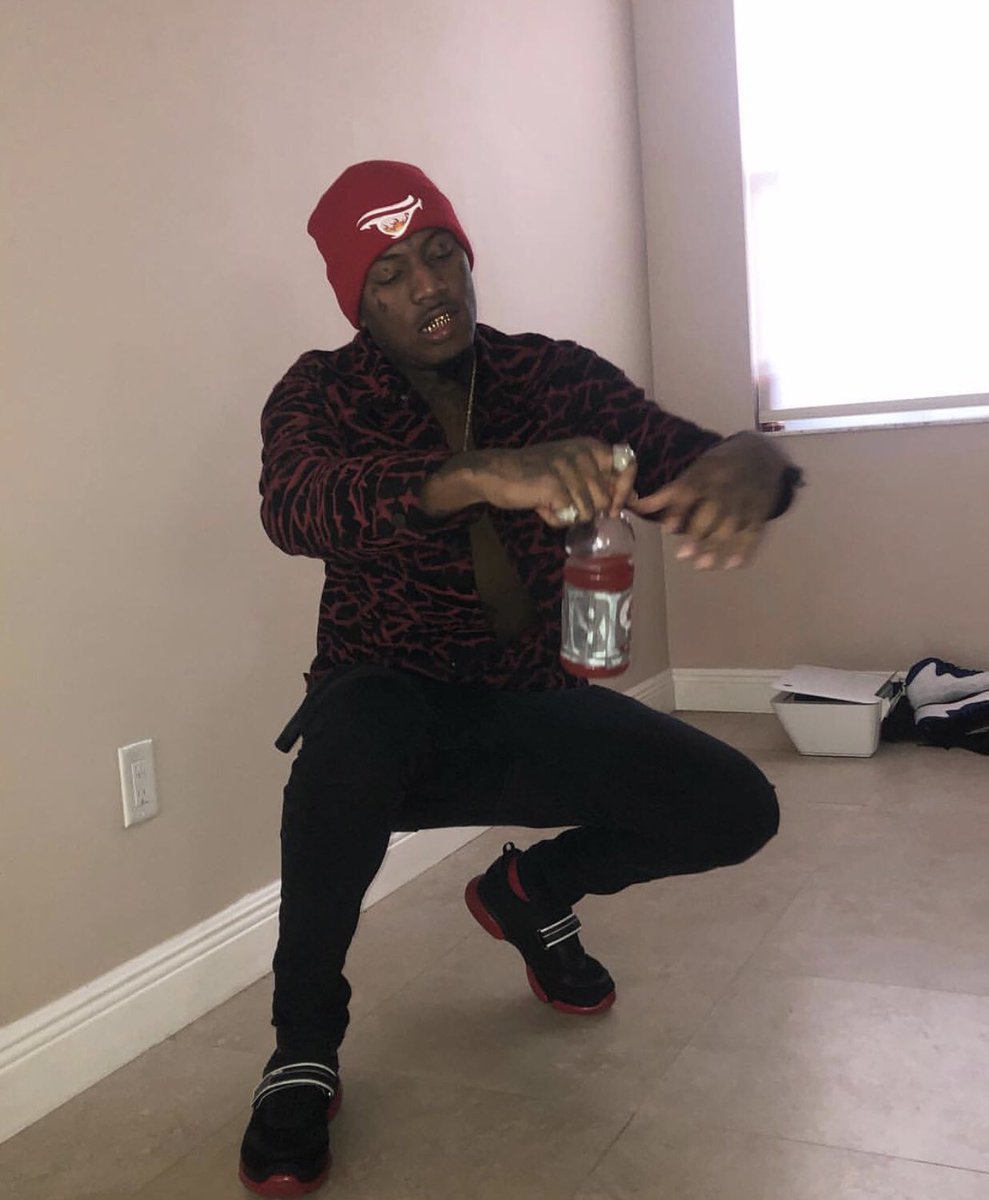 MindYoursMV's tweet photo. WHERE YA GL.........oh.... #demondrip #kingdemon #kodenamelucy @Danky_Tanky 👁🔥👹 https://t.co/Yir0k3VkeK