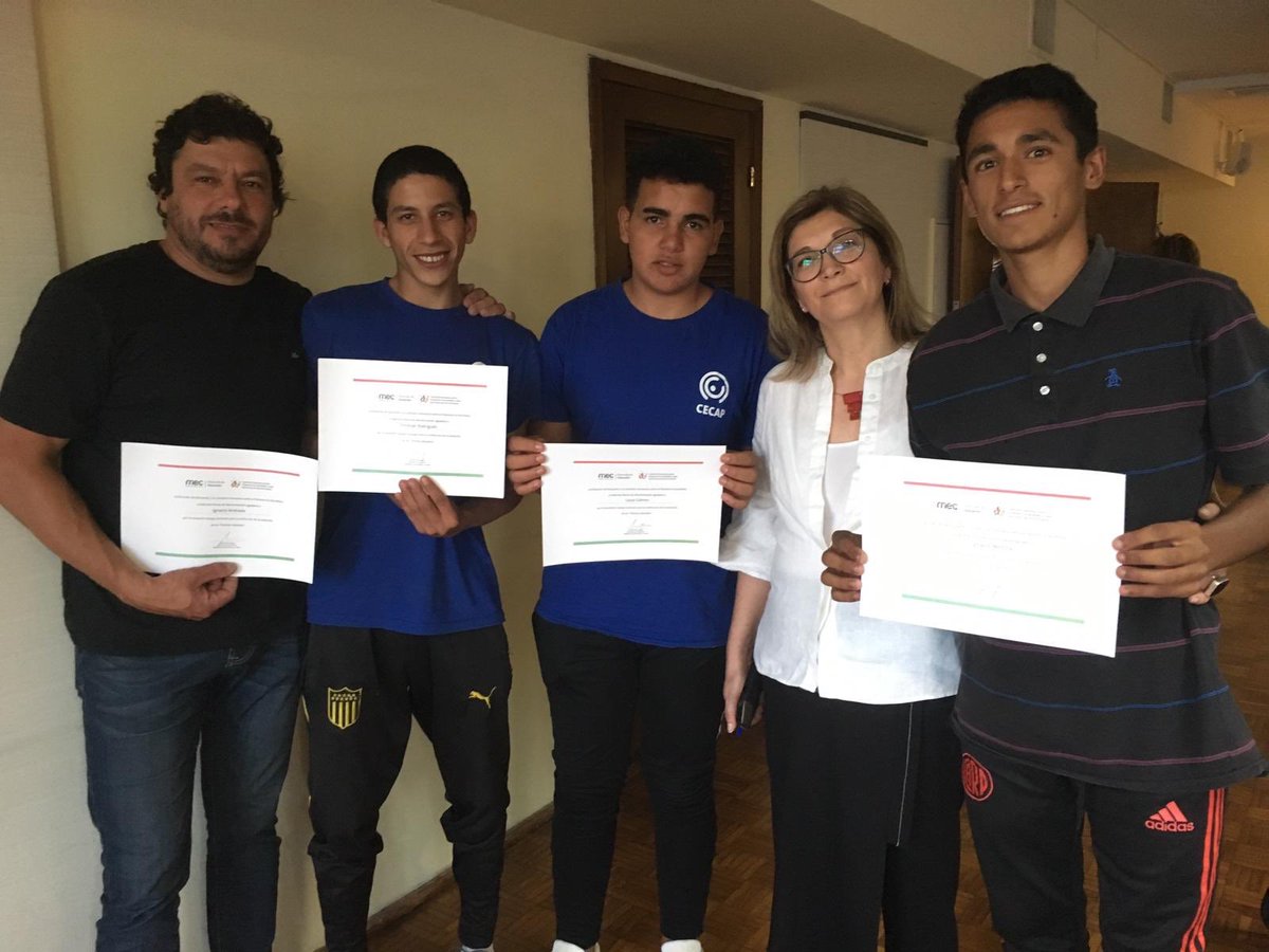 Agradecemos al equipo de #CECAP Paysandú por el trabajo de creación de la estatuilla de la cuarta entrega de los Premios Mandela