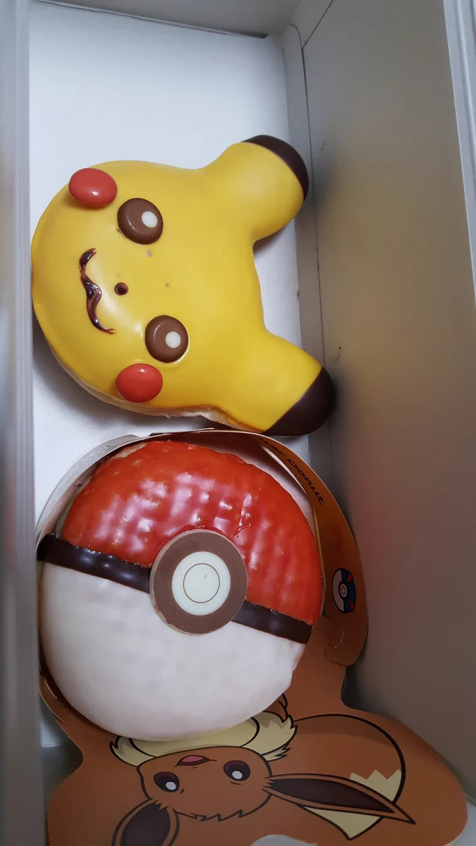 話題のポケモンドーナツを半分残しておいてあげたら…こんな残し方は草ww