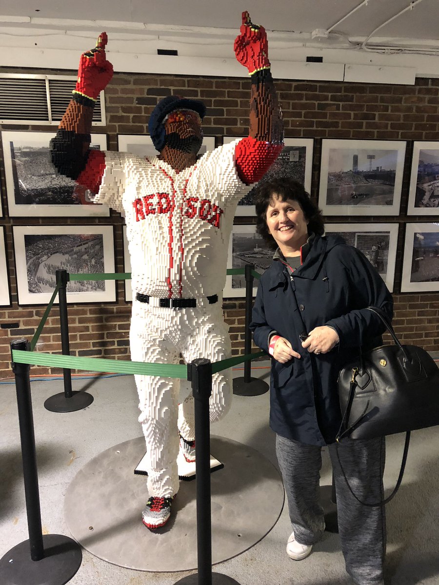 heyitsdee123's tweet photo. @RedSox my mom is the hardest working lady I know! She’s been a single mom and raised some strong independent woman! She’s the #1 Sox fan, help her out! #THEGIFTOFSOX https://t.co/239Hxr9u4e