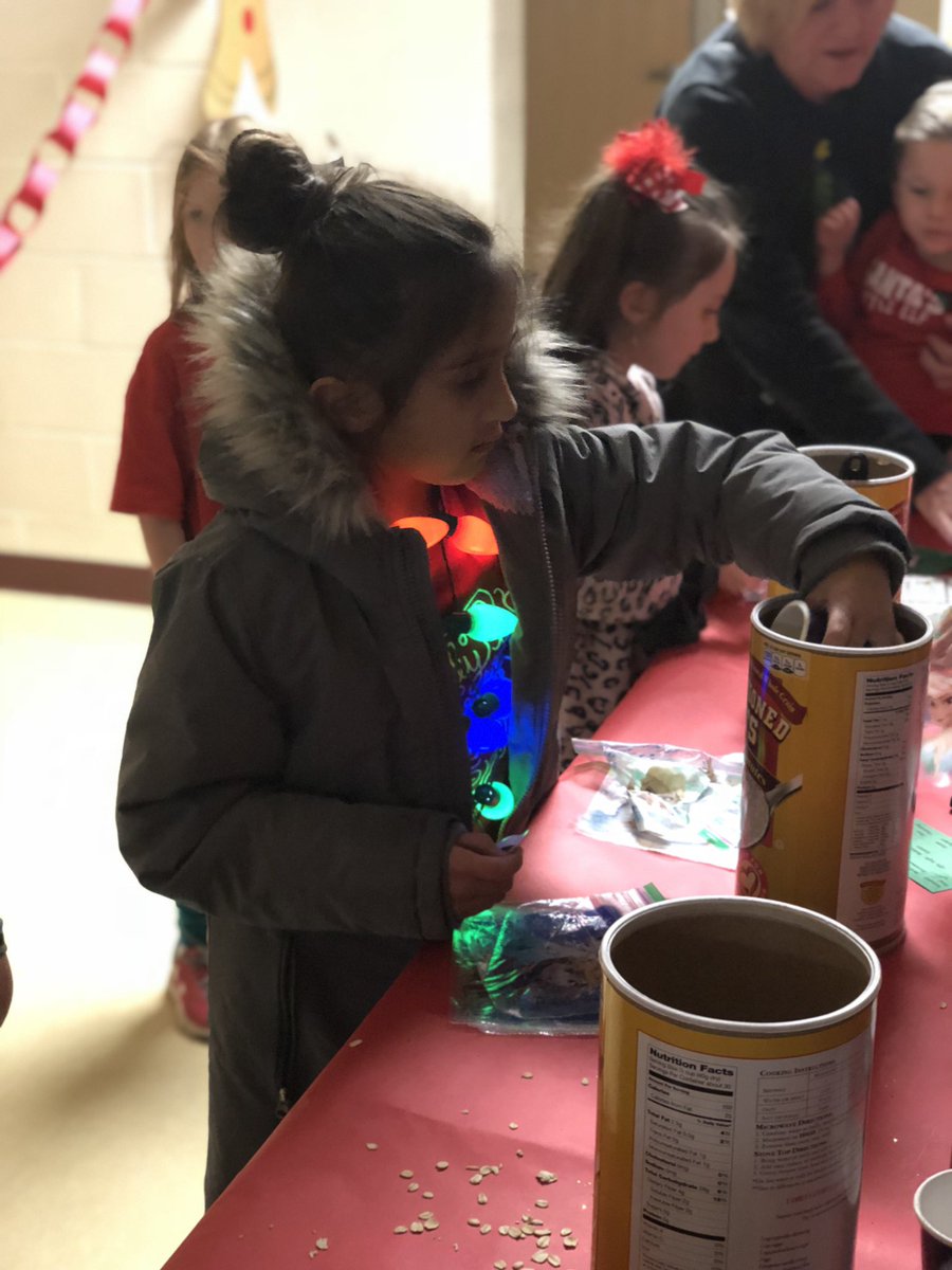 koratzanis's tweet photo. What a wonderful winter wonderland by Brackman’s NHS. My little really enjoyed it. #BulldogPride https://t.co/oH4zs1UGdy
