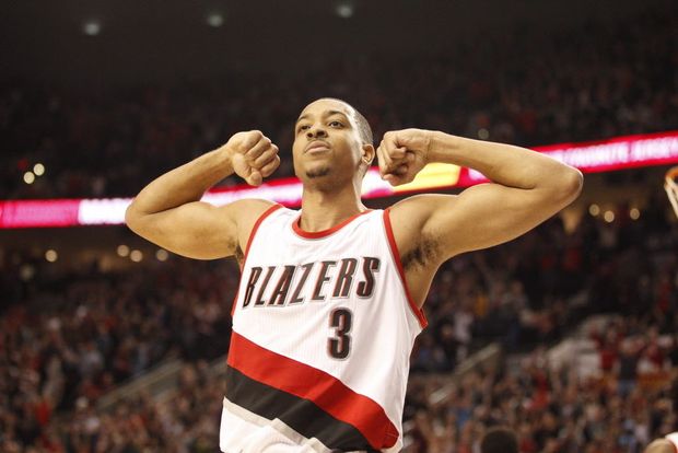 CJ and the rest of the team really needs to step up their scoring tonight with Conley giving Damian trouble on the offensive end. CJ is doing his part going 8-11 from the field with 20 pts.
#RipCity