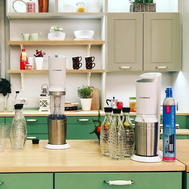 Oggi sarà una giornata sicuramente ricca di emozioni, un po’ come il primo giorno di scuola, sei emozionata e curiosa e non sai Cosa aspettarti 🙀 poi arrivi in @qvc_italy e trovi accoglienza e cortesia e pensi: “dai con i compagni di classe è andata … ift.tt/2Lf7ufZ