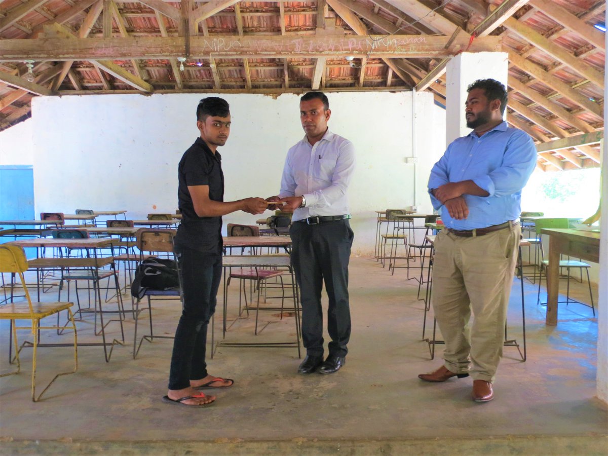 EducateLanka's tweet photo. Our 3rd #ScholarshipDistribution for 2018 Term I was at #Aranayake in #Kegalle District on Dec 2nd. We have 9 #EducateLankaScholars in this portfolio who were affected by the #Saamasara landslide in 2016. #Education For more photos check our Facebook album https://t.co/21dpMsQq5h https://t.co/THMQFApHV6