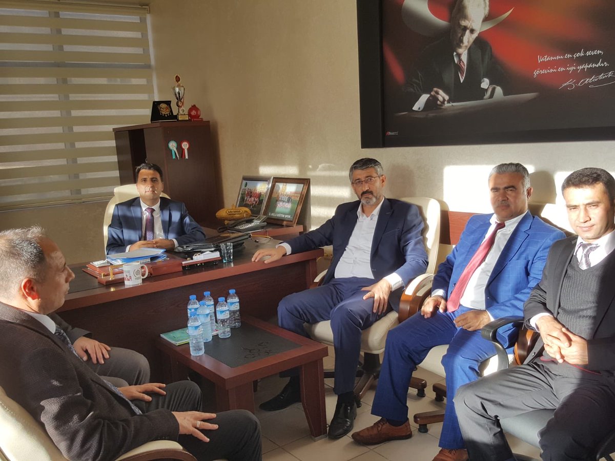 İl Milli Eğitim Şube Md arkadaşları ziyaret ettik.Yeni Şube Müdürlüğüne atanan Osman Şevket İYİ Hocama hayırlı olsun ziyaretinde bulunduk.Tüm arkadşalara çalışmalarında başarılar dileriz
#zirvedenyeniufuklara 
#osmaniyeebs