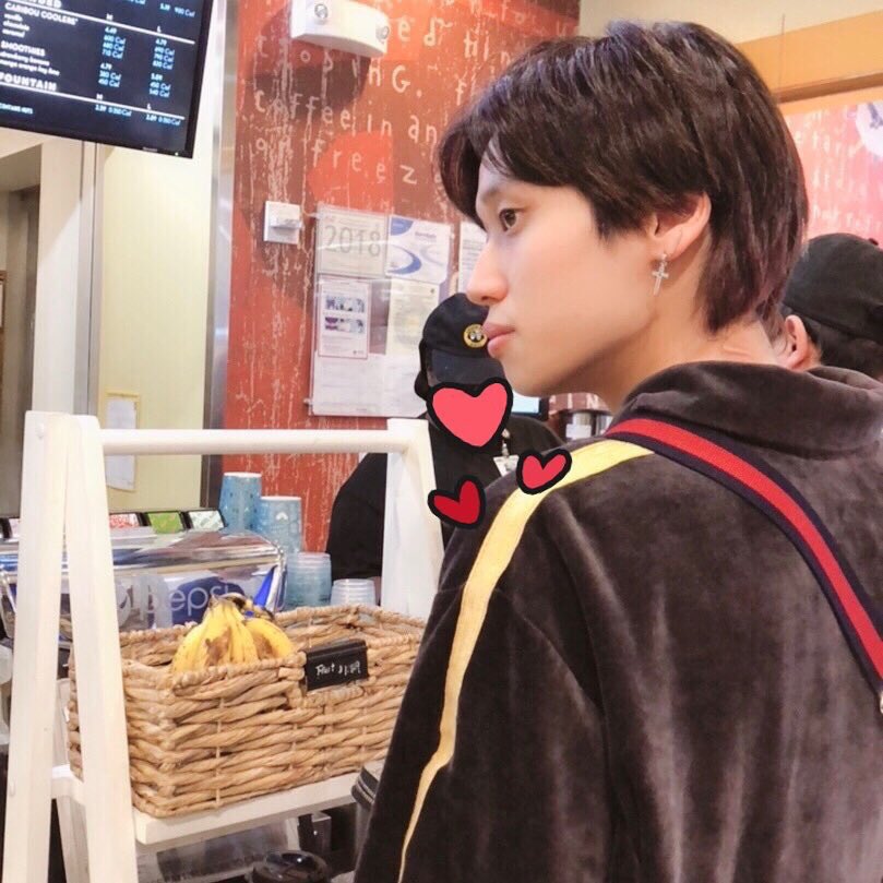 onlychanhee's tweet photo. [INSTAGRAM]
@/official_teentop: Love for coffee continues in America too ☕️💜
(Not keeping it secret that everything is gone the next moment the members says “Just one taste”)
#TEENTOP_NIGHT_USA #ATLANTA 
#First_Thing_After_Reaching #CoffeeScam #But_ThereIsNothing https://t.co/RICPwuUWdV