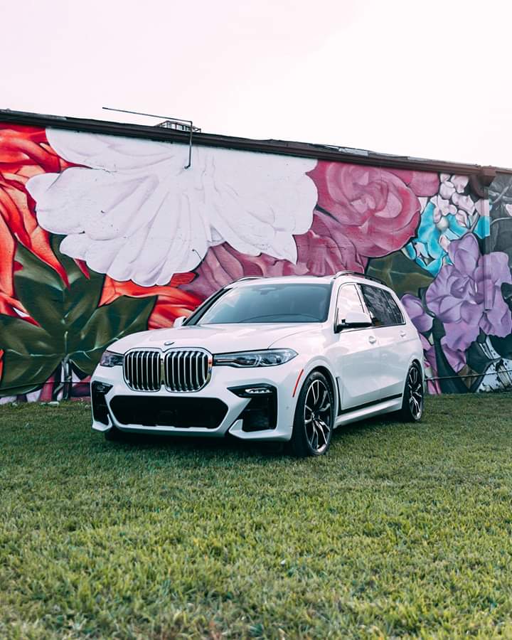 AutocarfeSA's tweet photo. Let us all have a bright day like this picture of superb quality and emotions.
#BMWX7
#ForTheLoveOfCars
#WeAreAutocarfe
#VehicleBuyingAndSellingMadeEasy
#DreamDareDrive https://t.co/x8lDJRosK4