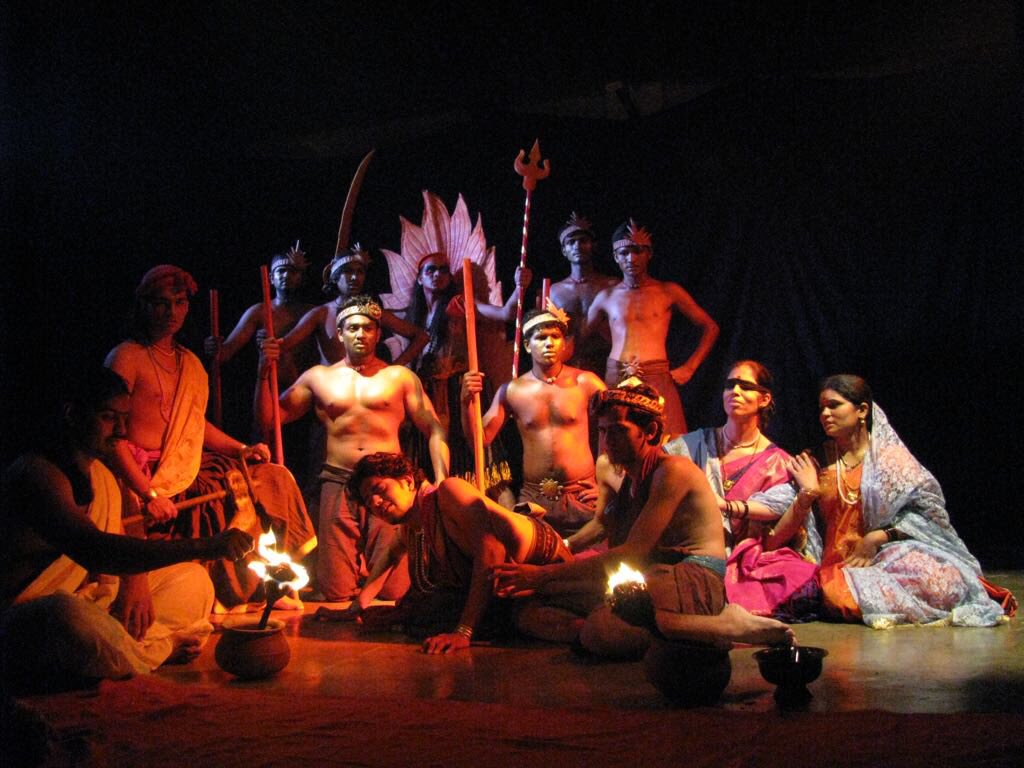 sahanad94's tweet photo. Throw back to this 9 years old |EXCLUSIVE PICTURE| of #ActionPrince @DhruvaSarja from Ooru Banga play!! 🙂 @PreranaShankar @chirusarja @meghanasraj @Prarthanapolo @chinmayihy @balaji_pavithra https://t.co/tJK5sPbckN