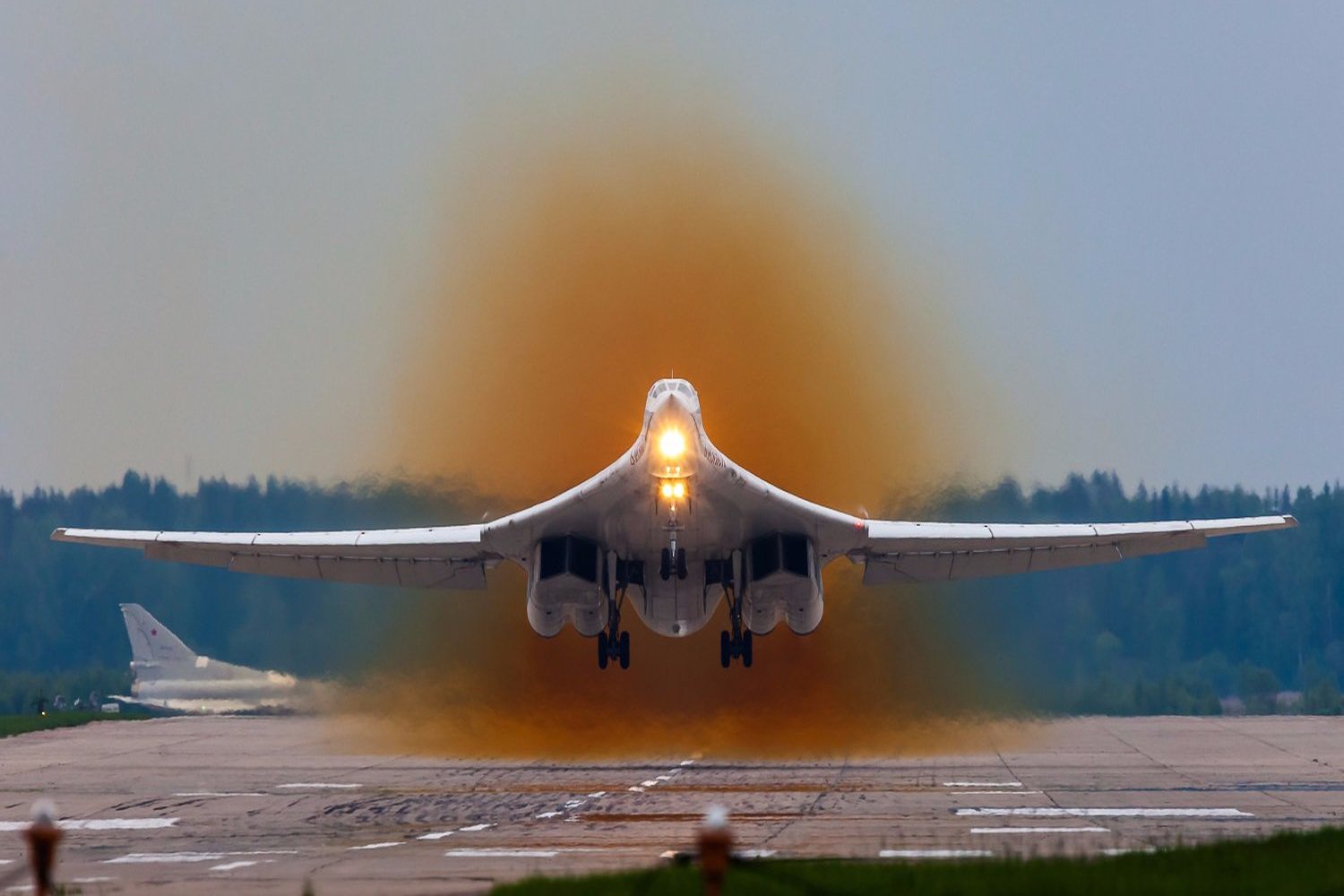 DuRTvO5WoAEMYc2.jpg:large