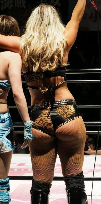 WWEPPorn's tweet photo. Toni f'n Storm...🍑👌

#WWENXT #NXT #NXTUK #TLC https://t.co/y17bCQEyQ6