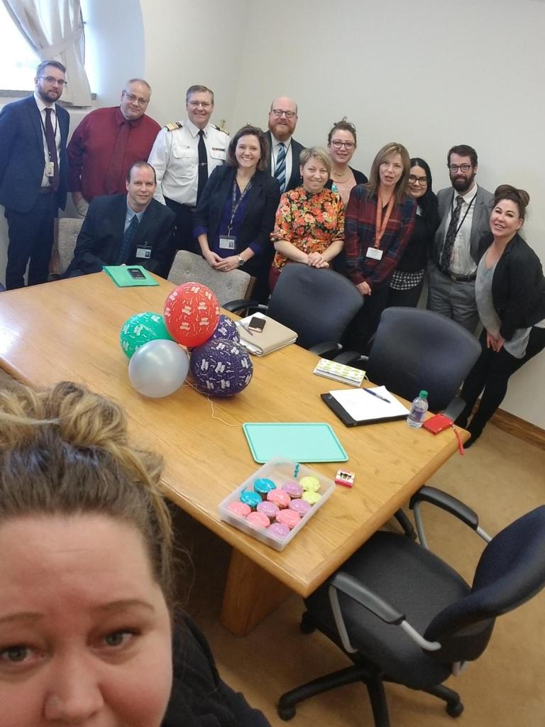 wkaeding's tweet photo. GR staff are awesome!!. We celebrated the 30th Anniversary of my 26th birthday with pizza for lunch, cupcakes for dessert and great company. Thanks guys!! #Lovemystaff #GRRocks https://t.co/lPI5ii92KK